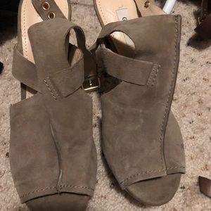 Guess Bootie Pump